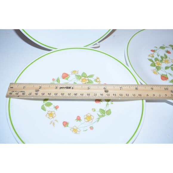 Vtg Corelle Strawberry Sundae salad Luncheon Plates Dish 4pc lot 8" - Picture 6 of 7